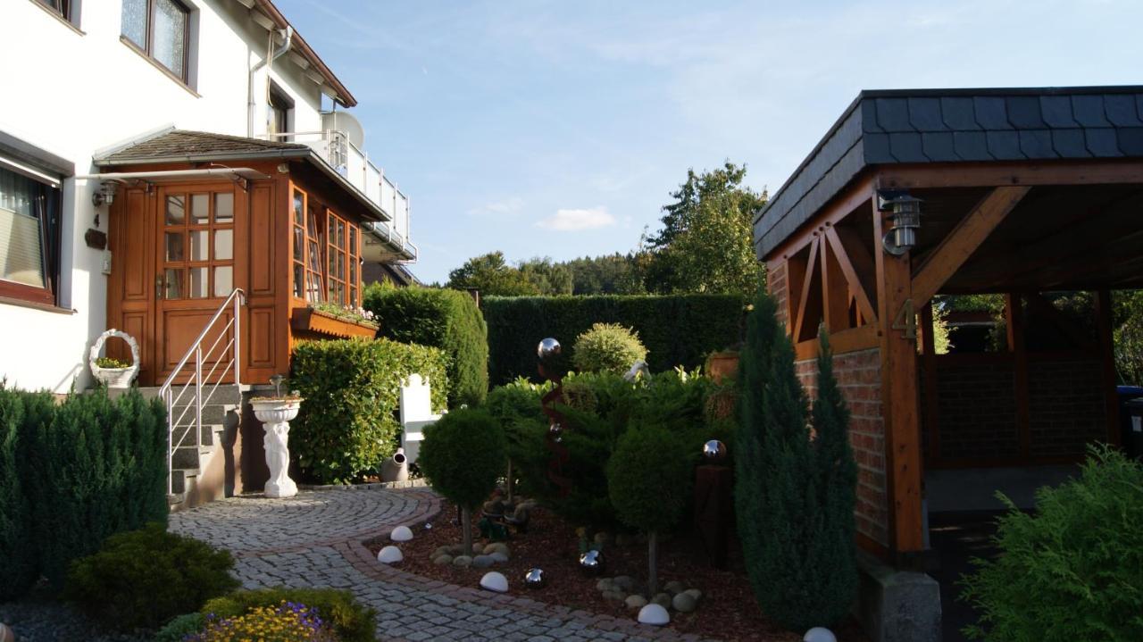 Komplette Wohnung Im Schoenen Weserbergland / Heyen Exterior foto